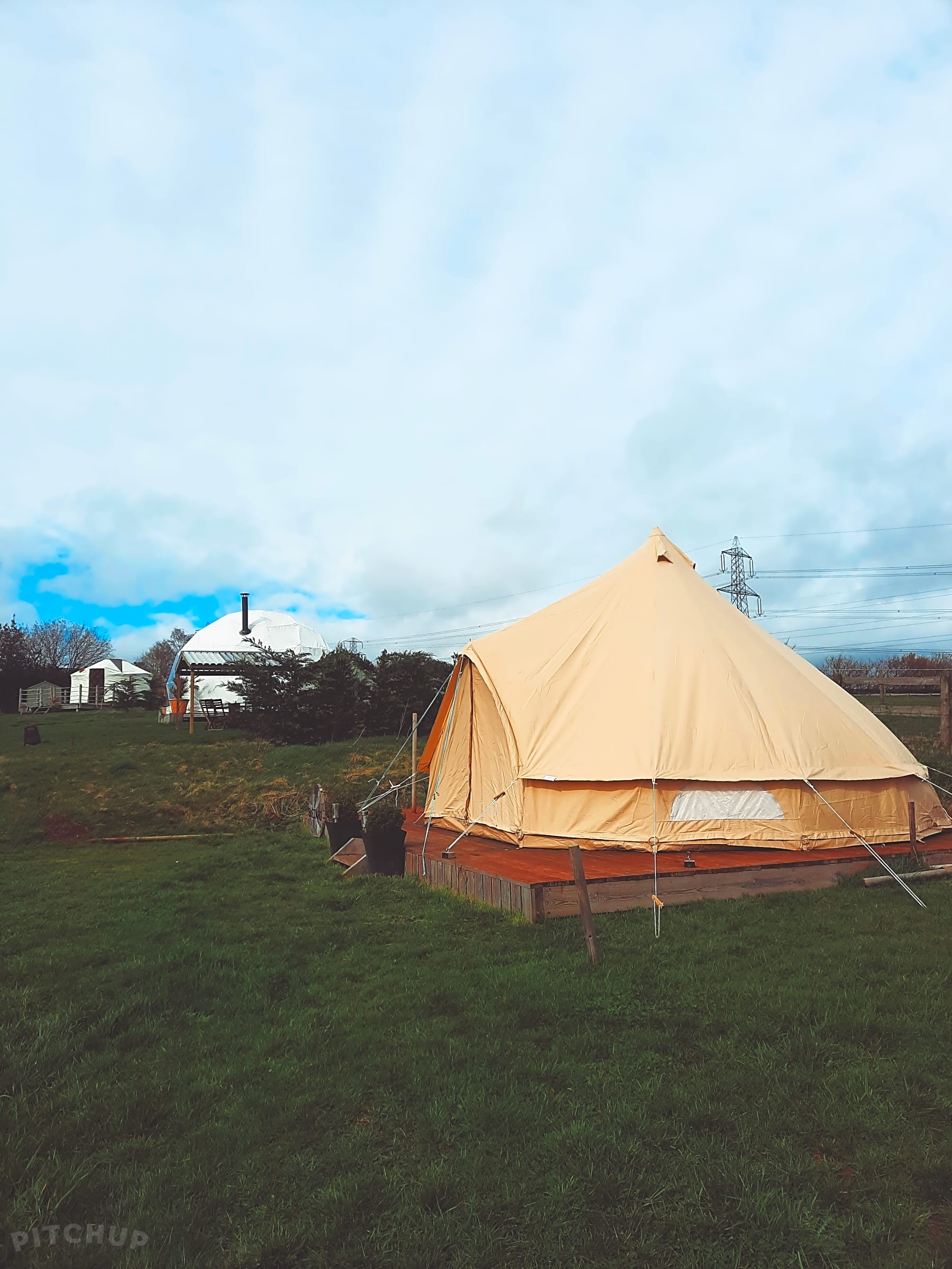 Pitch outlet up glamping