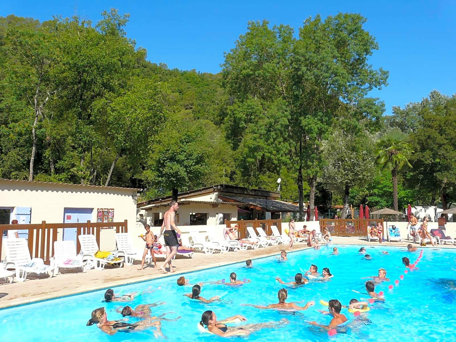Camping au Vallon Rouge, La CollesurLoup Pitchup®