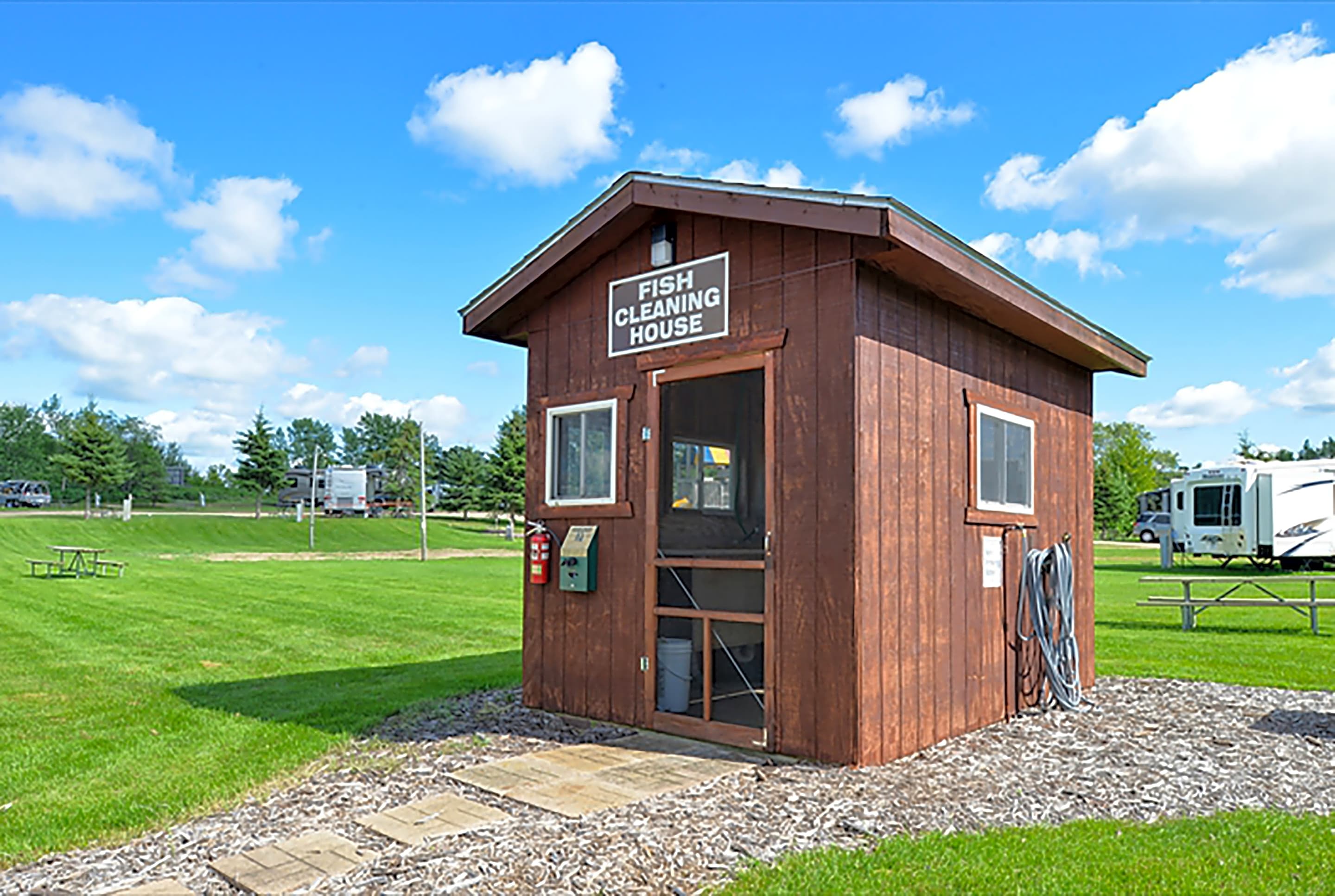 Cruise Inn RV Park & Lodging, Alexandria Pitchup®