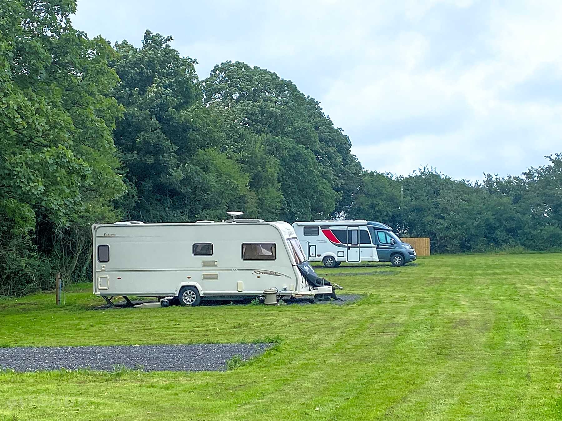 Singlesex groups Best Campgrounds in Marianglas, Anglesey