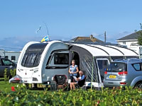 Emplacement (Field A) sur herbe avec électricité