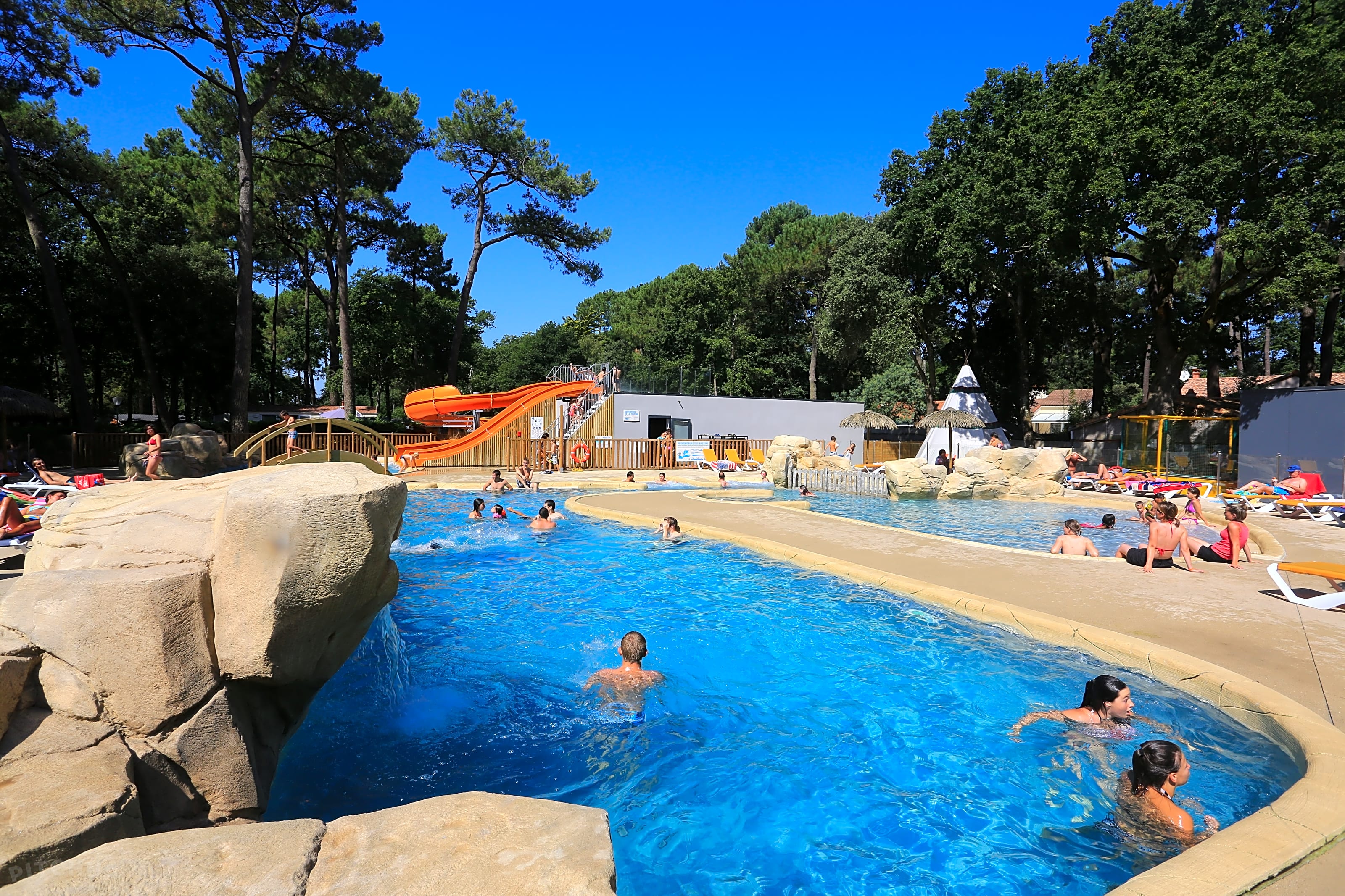 Camping Les Pins Cap D Agde