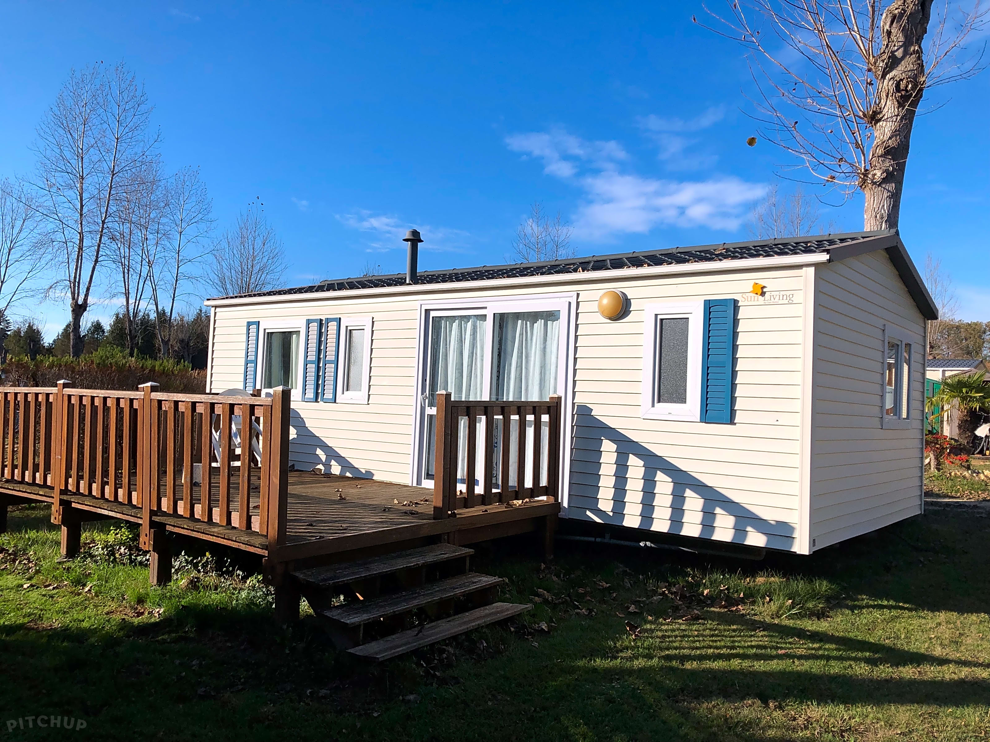 Camping L'Étang Bleu, VieuxMareuil Updated 2020 prices Pitchup®