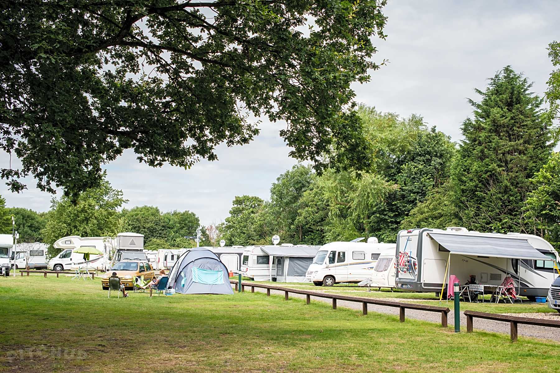 Find The Best Touring Caravan Sites In Brentwood Essex Pitchup