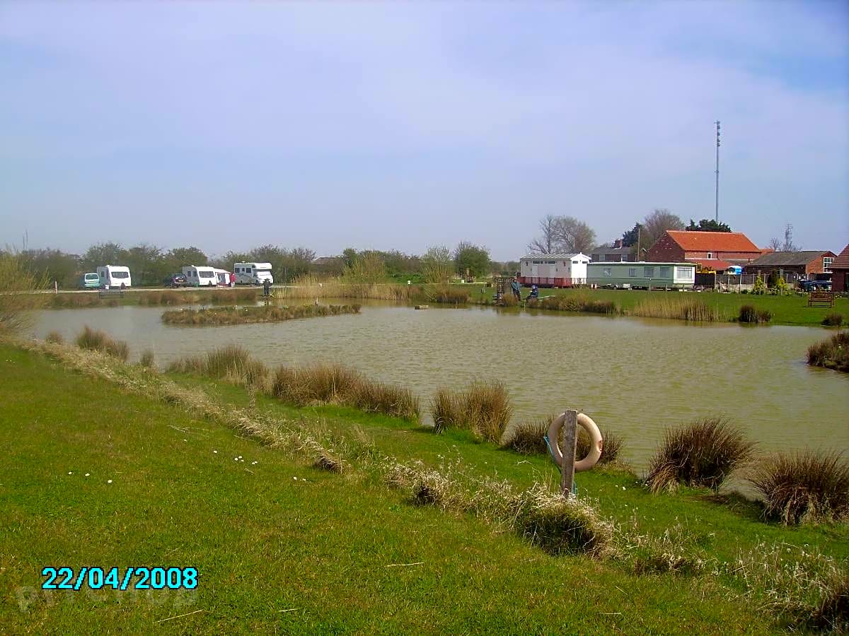 Willow Tree Farm Caravan Site and Fishery, Sutton on Sea Pitchup®