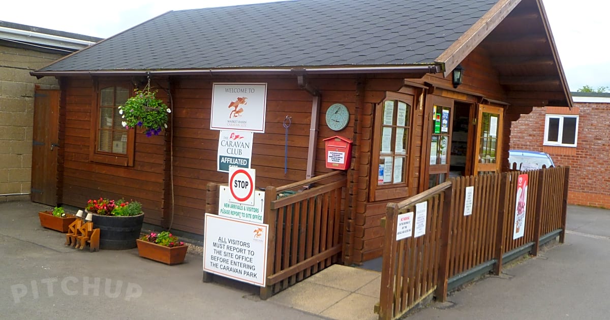 Market Rasen Racecourse Camp Site, Market Rasen Pitchup®