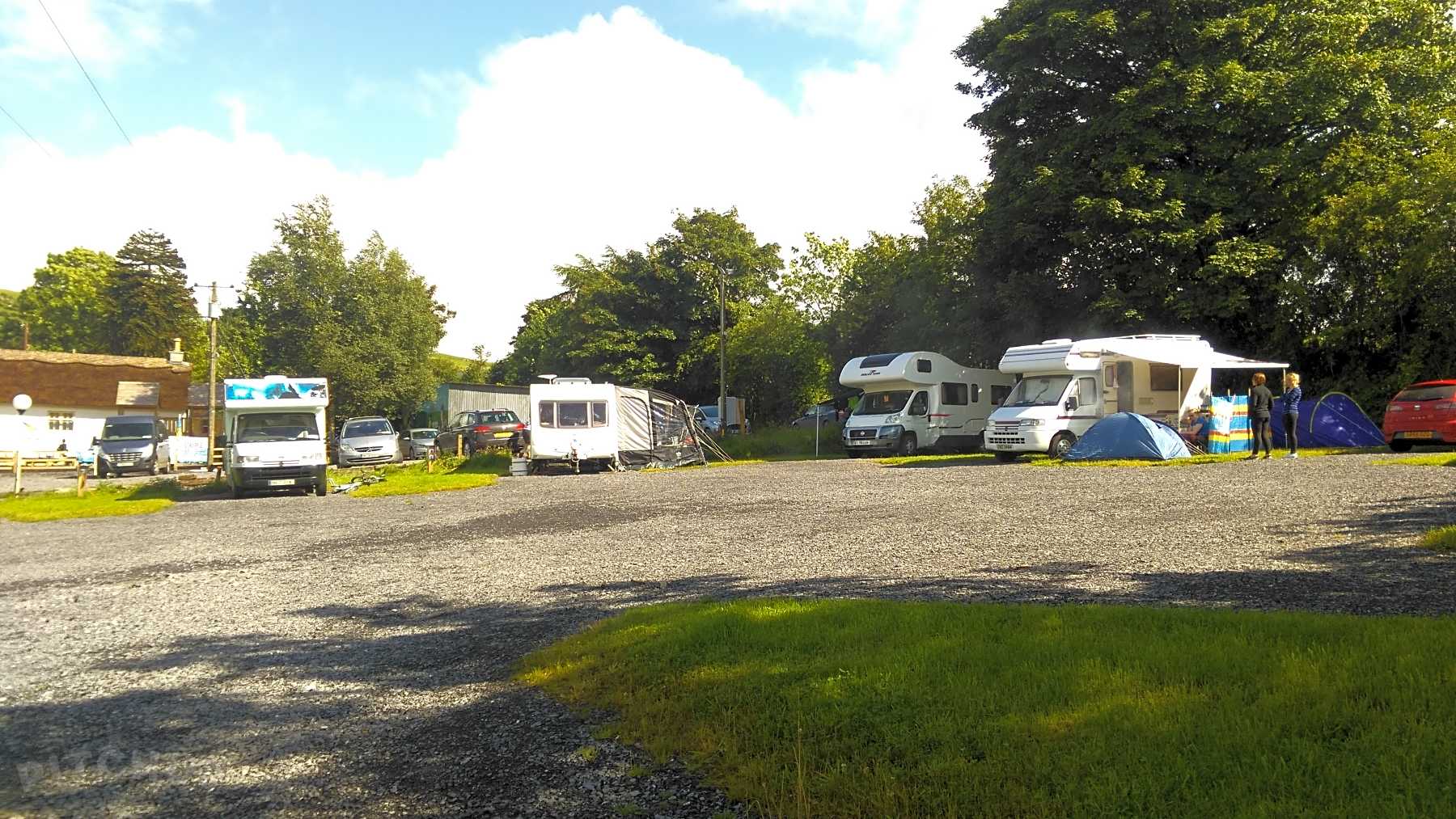 Glengarriff Caravan & Camping Park, Co Cork Theres no electric hook-up (in keeping with the eco-friendly theme) but theres a clay oven for Views stretch over Kenmare Bay, dolphins and basking shark have been seen Campsites: 10 best sites in Ireland - tonyshirley.co.uk
