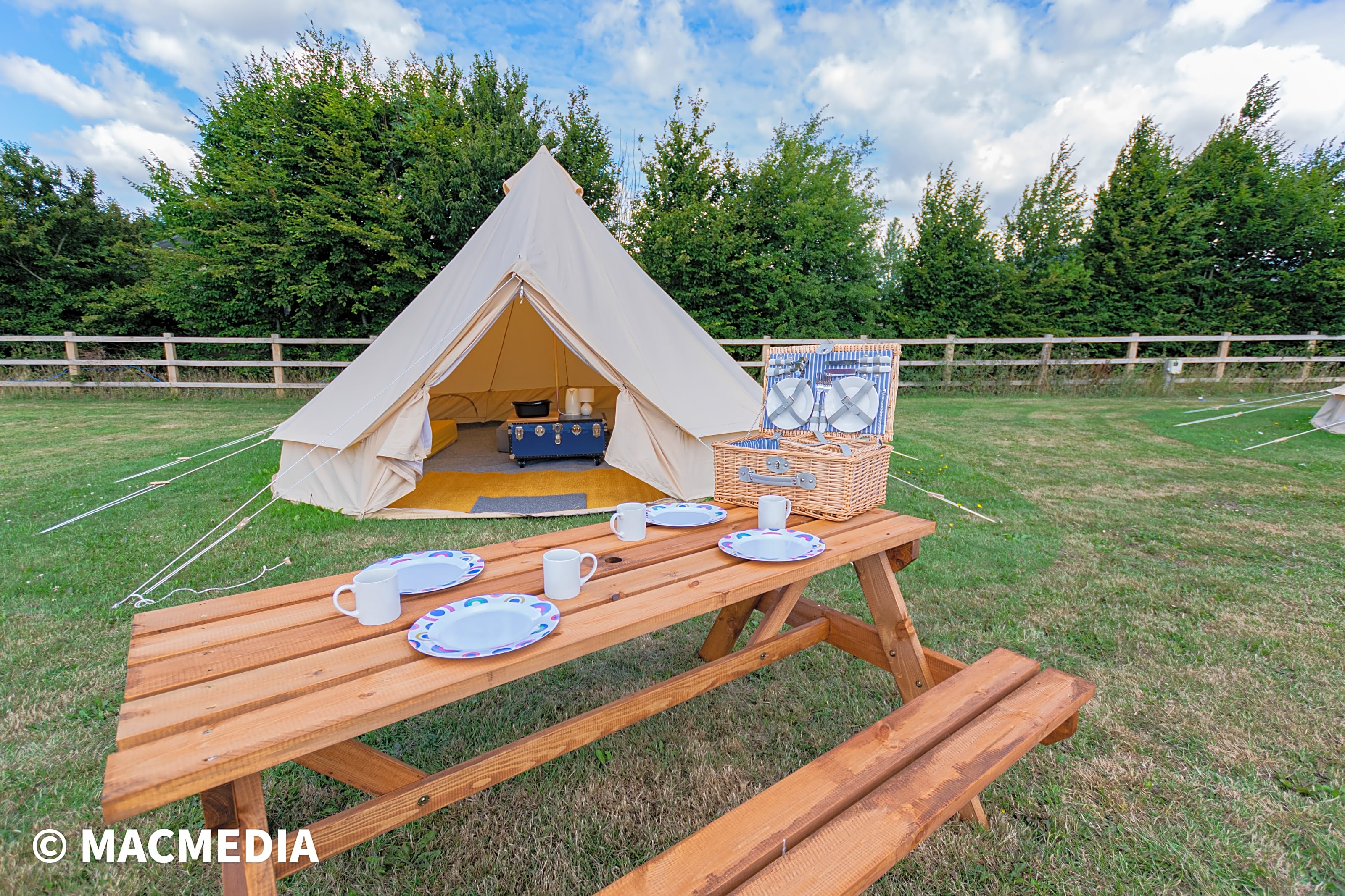 Bell hot sale tent glamping