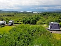 Piazzola su terreno battuto e erba con elettricità facoltativa