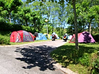 Emplacement pour tente sur herbe sans électricité (motard, sans voiture)