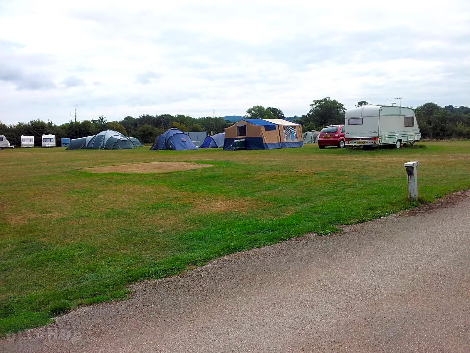 Hill Pond Caravan and Camping Park, Exeter Pitchup®