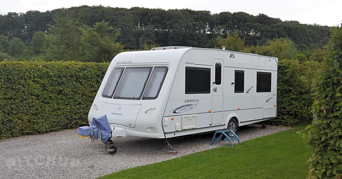 Clover Fields Touring Park, Harpur Hill Pitchup®