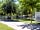 Camping Fuentes Blancas: Pitches surrounded by trees