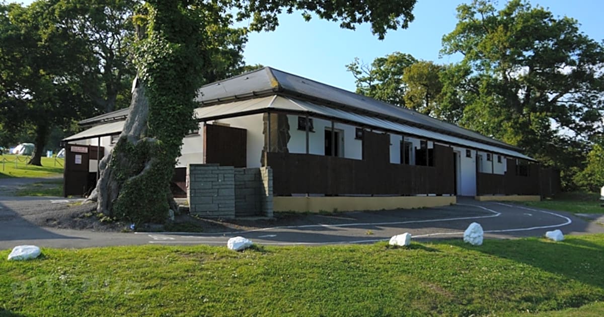 Oxwich Camping Park, Swansea Pitchup®