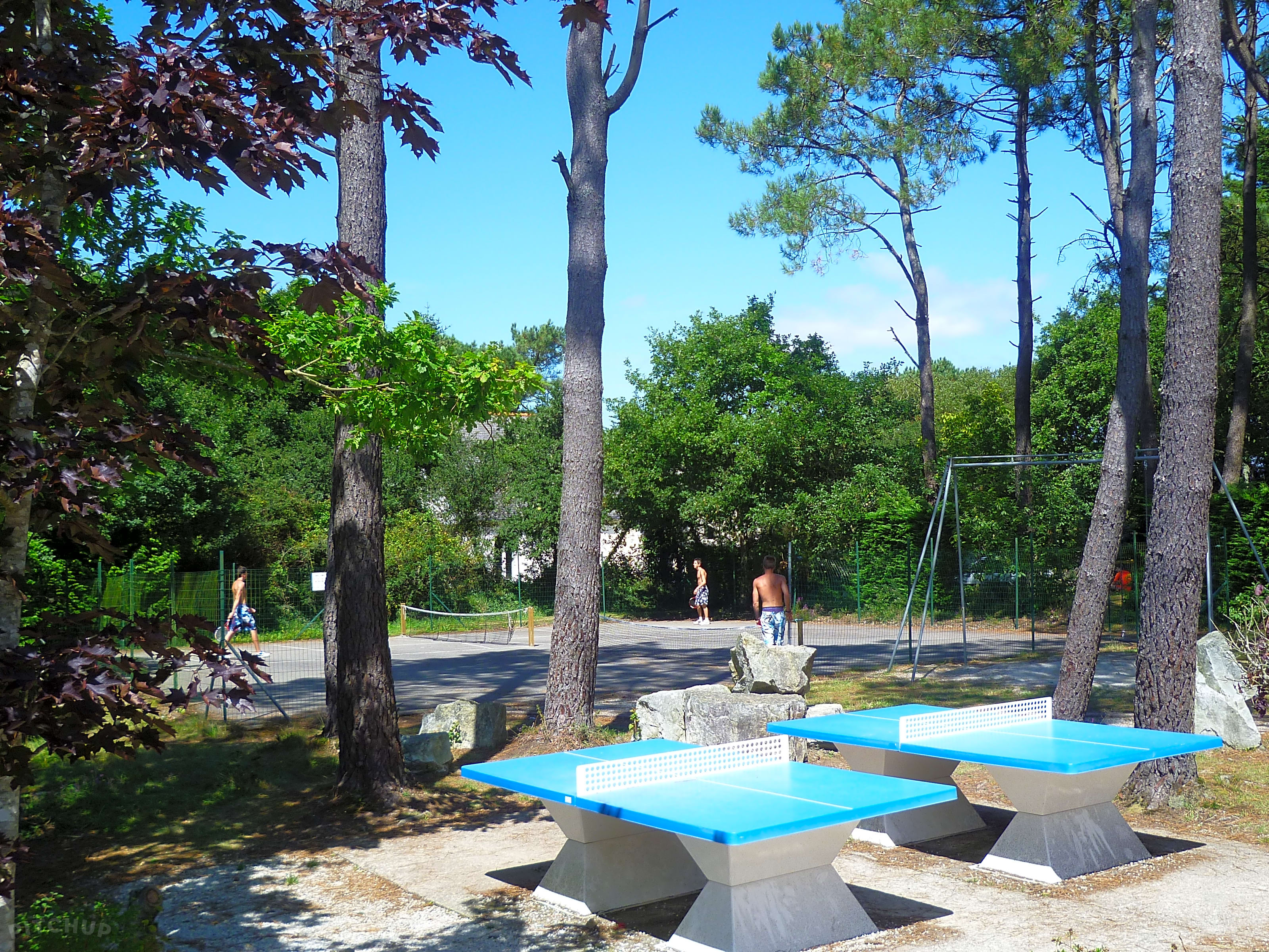 Camping Les Pins Crozon Pitchup