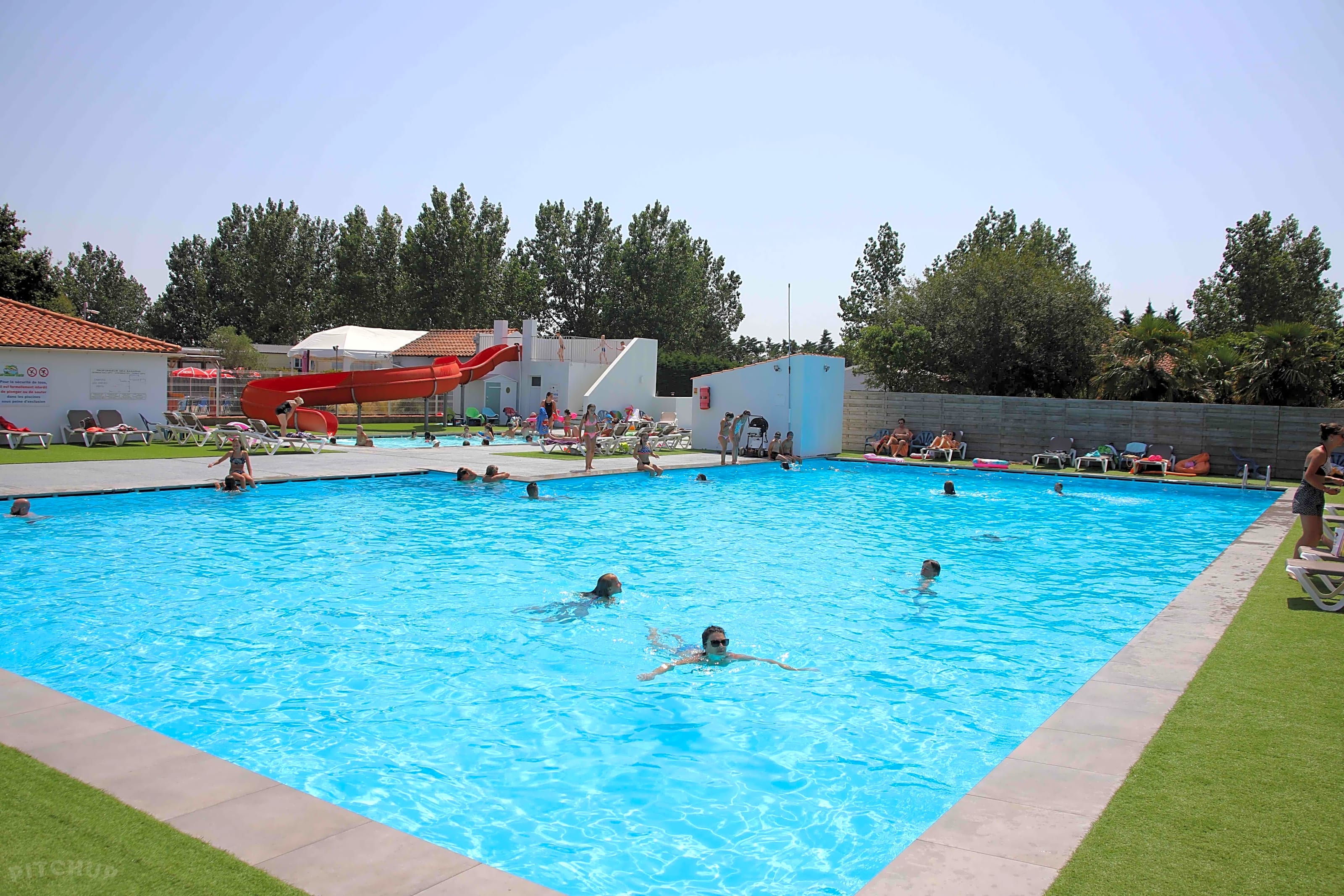 Camping Les Chênes Verts, Bourgneuf-en-Retz - Pitchup®