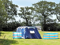 Parcel·la de gespa sense electricitat per a tenda de campanya o per a remolc tenda