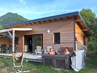 Lodge with private jacuzzi Lodge with private jacuzzi