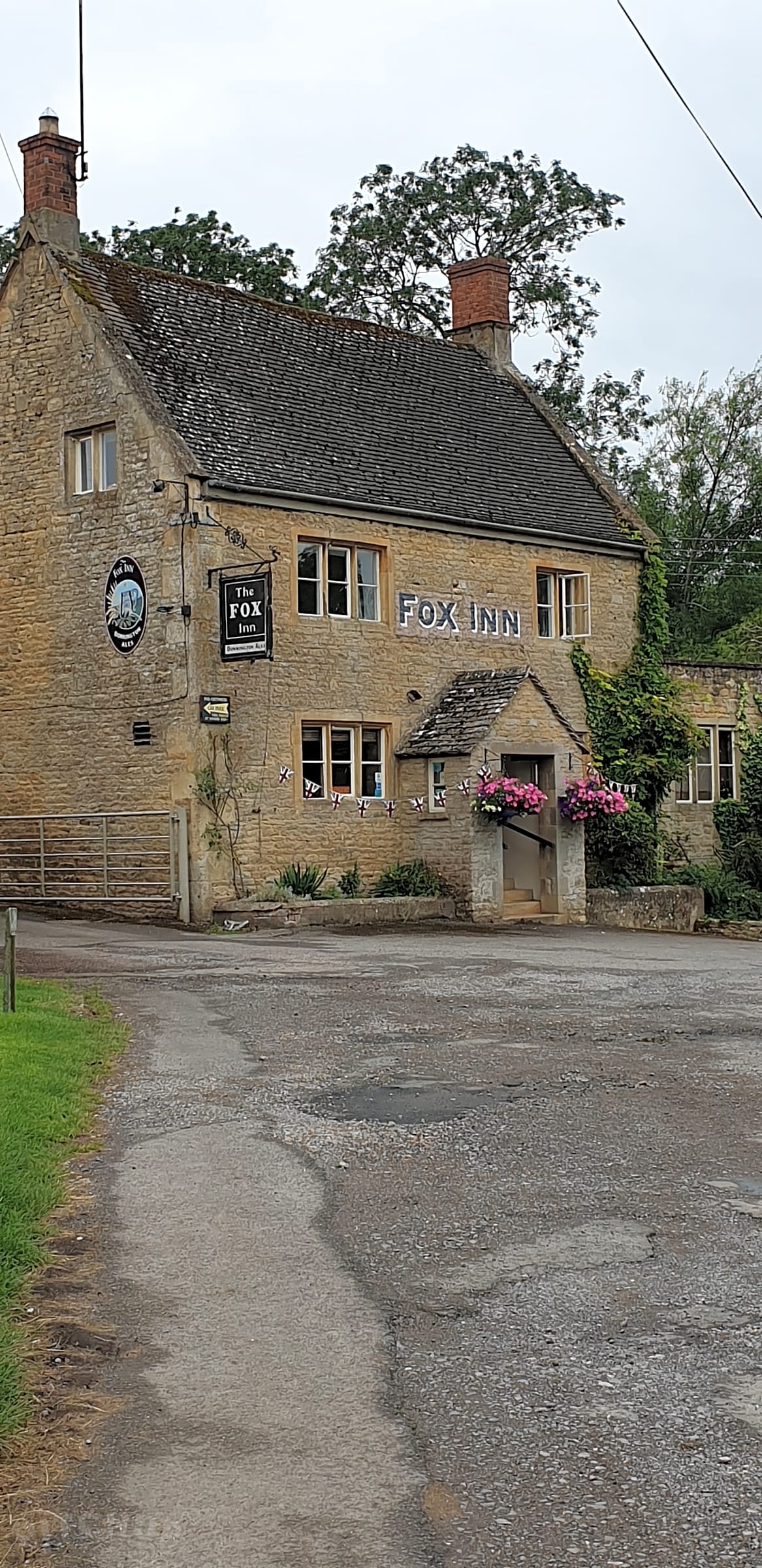 Fox Inn Broadwell, MoretoninMarsh Pitchup®