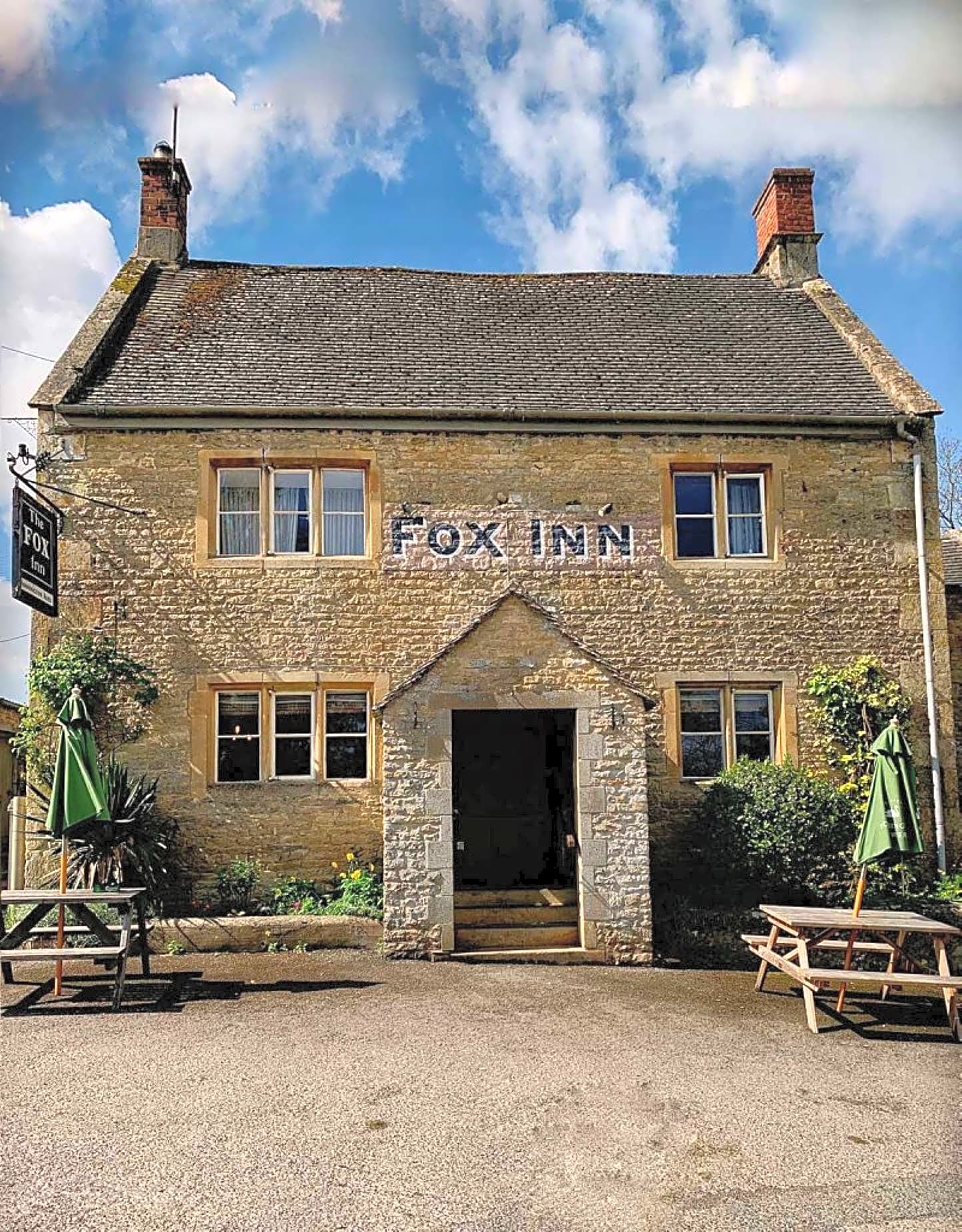 Fox Inn Broadwell, Moreton-in-Marsh, Gloucestershire | Pitchup.com