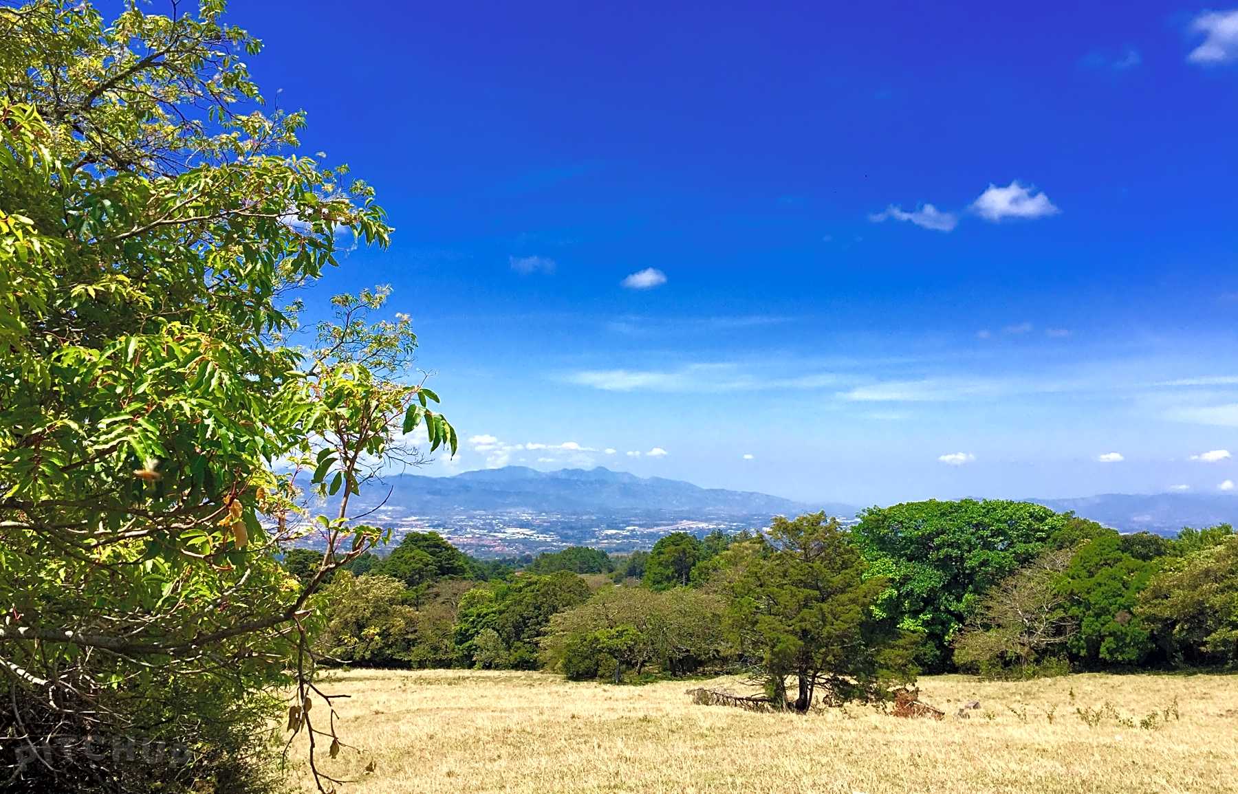 RV Parks & Motorhome Campgrounds in Costa Rica from 10/nt Pitchup