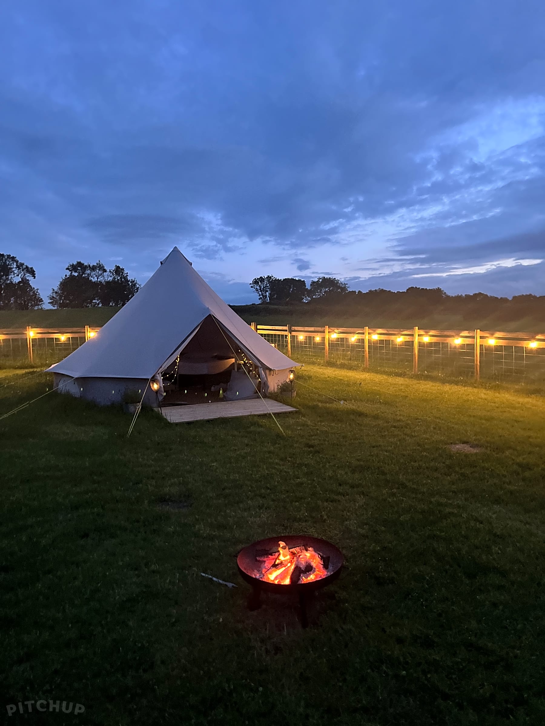 Pitch up tent hot sale