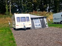 Plass for campingvogn på hardt underlag full service (super)