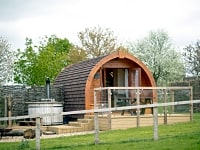 Cabana pod Willow (jacuzzi)