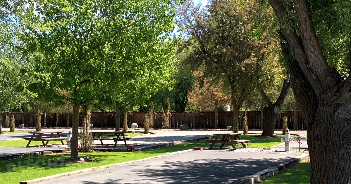 Winchester RV Park, Republic Pitchup®