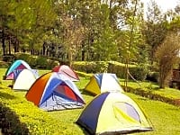 Tenda ja muntada (acampador/a sense acompanyants, sense cotxes)