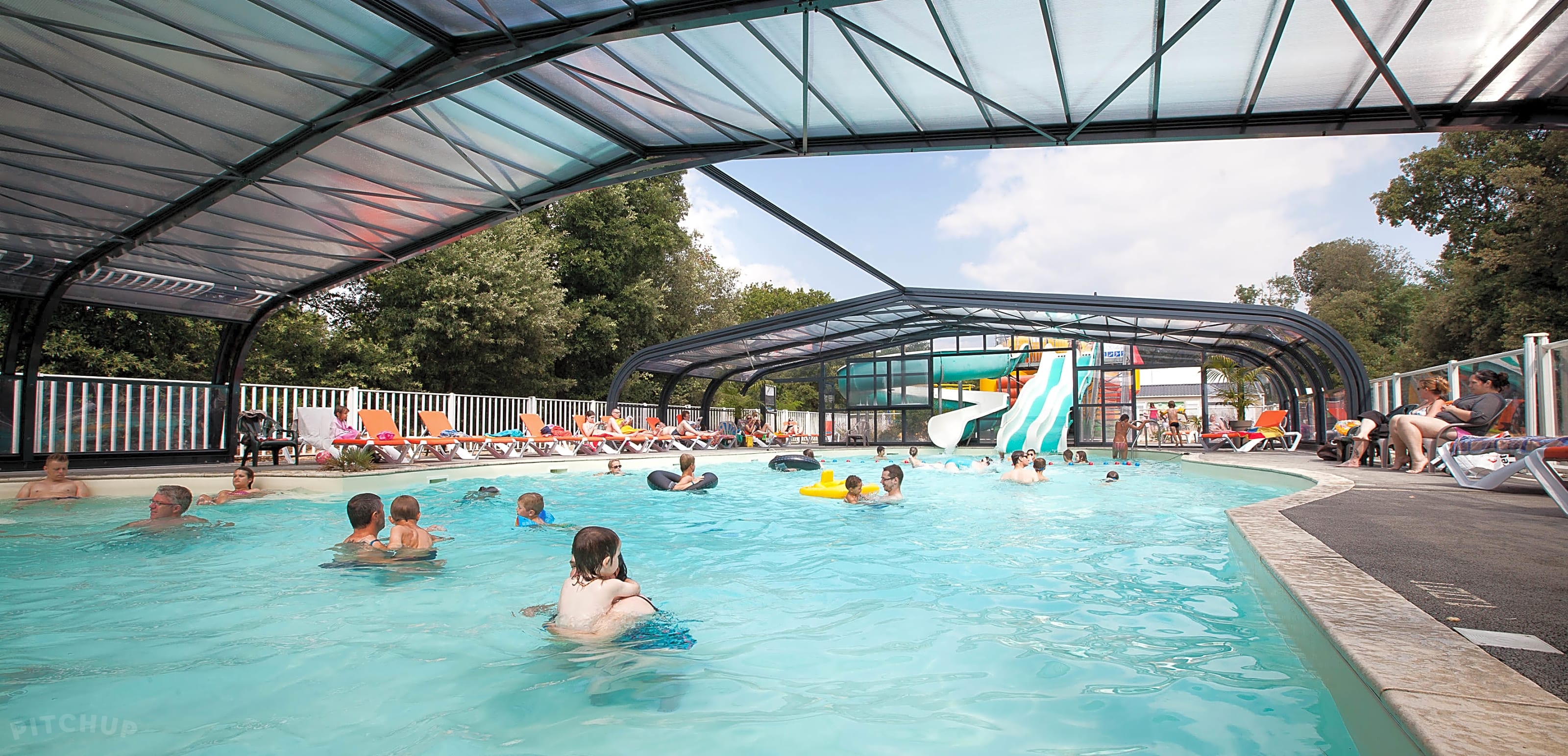 Camping Le Petit Rocher, LongevillesurMer Pitchup®