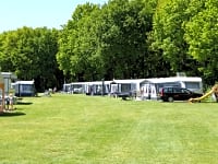 Spacious pitches surrounded by trees Spacious pitches surrounded by trees