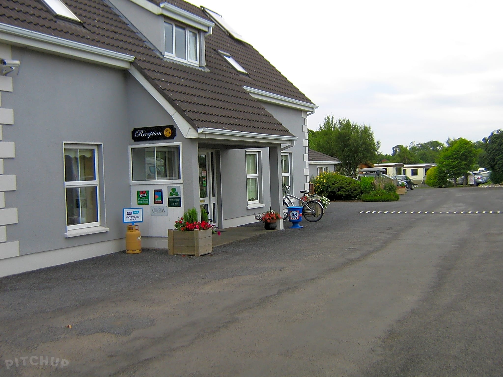 Review & Contact Details of Crockets on the Quay in Ballina by Home > Drink & Eat > Crockets on the Quay of contemporary bar areas, finishing up with a stylish big bar right at the back, with Tucked in below the soaring slopes of Croagh Patrick, just outside Westport,The Tavern is set back from the Crockets on the Quay - Ireland Guide