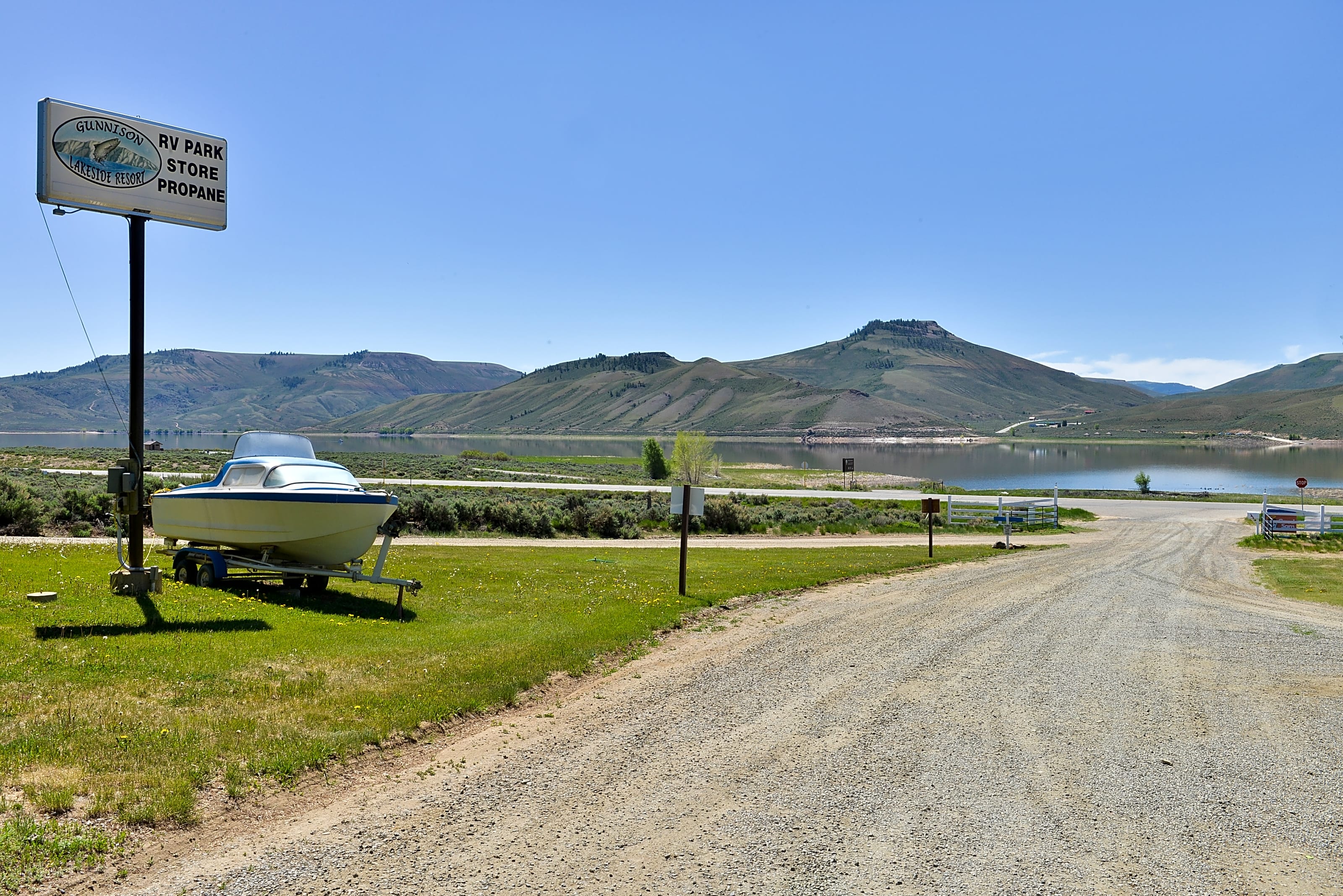 Gunnison Lakeside RV Park & Cabins, Gunnison - Pitchup®