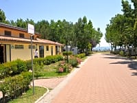 Piazzola su erba con elettricità