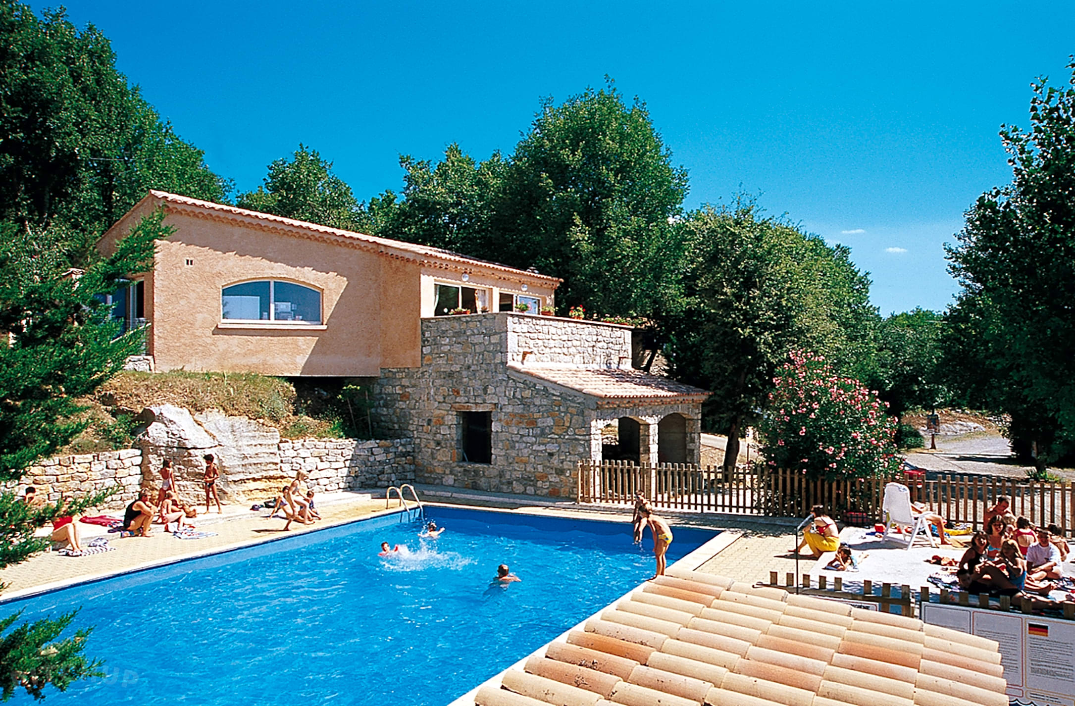 Camping Les Chênes Verts, Vogüé - Pitchup®