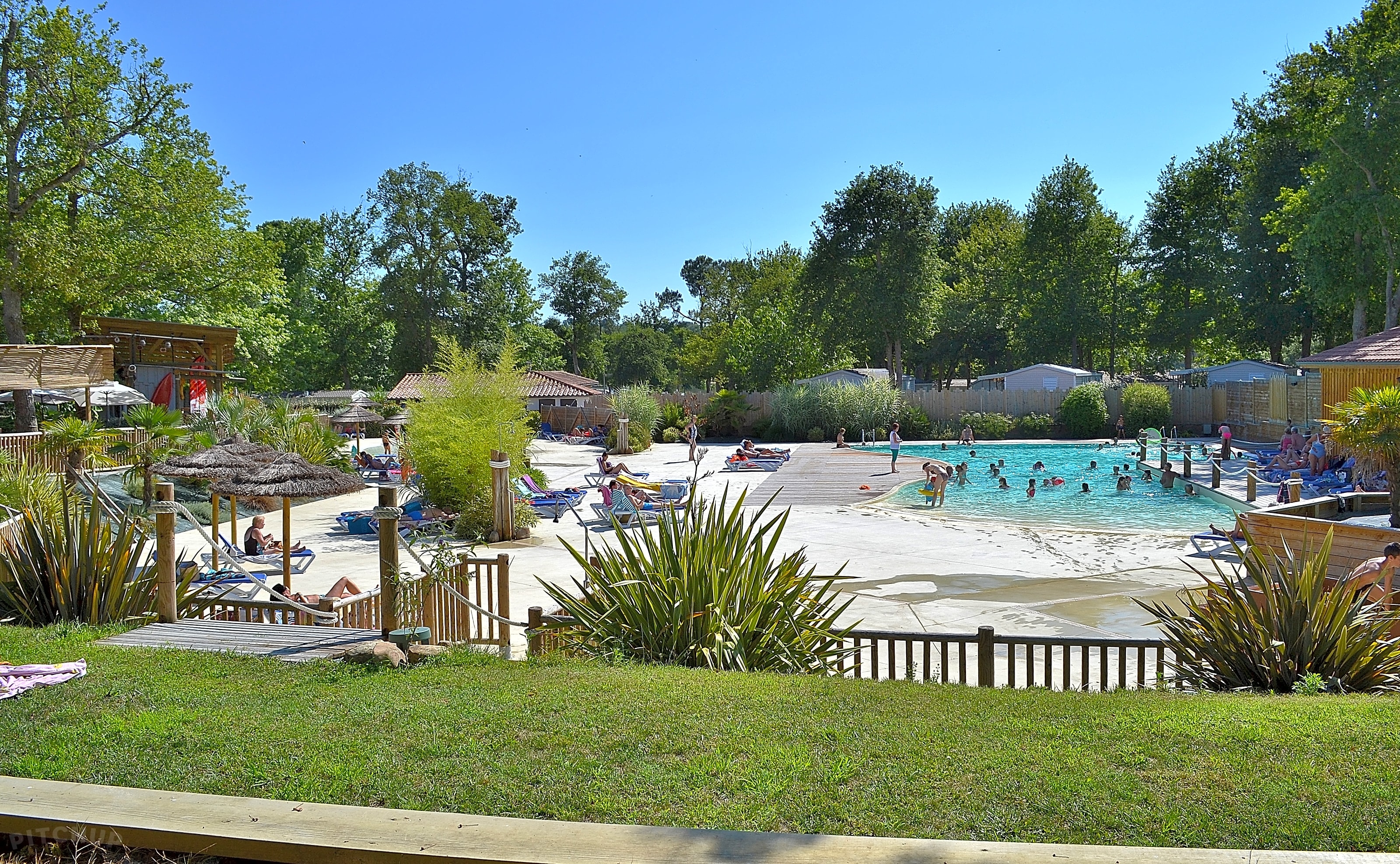 Camping Les Rives du Lac, Cazaubon Pitchup® Camping Les Rives du Lac, Cazaubon Pitchup®