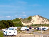 Parcel·la de terra dur amb electricitat per a caravanes