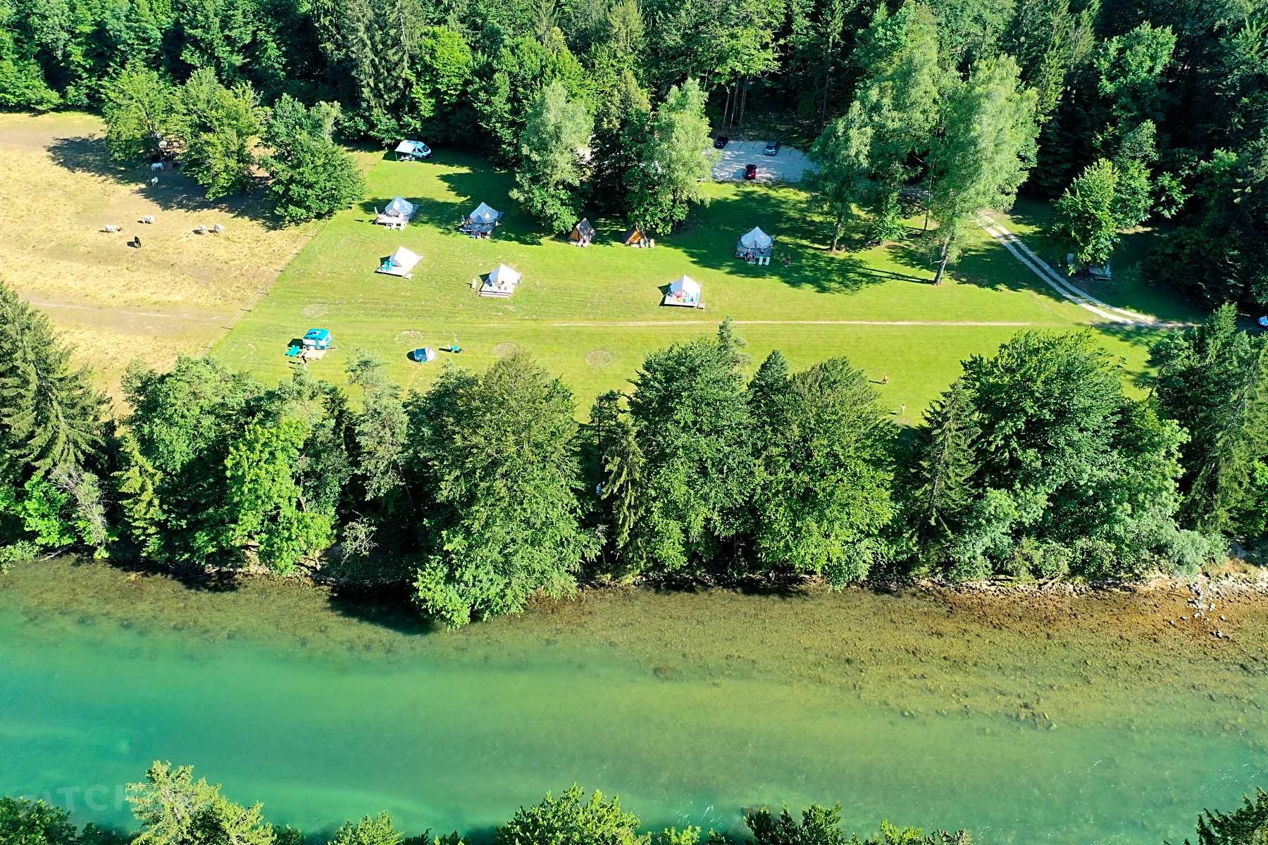 Camping river. Эко-кемпинг «корен Словения. Река Кемп. Кемпинг «Любляна». Ривер Камп.