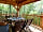 Les Cabanes des Benauges: Terrace with outdoor dining table