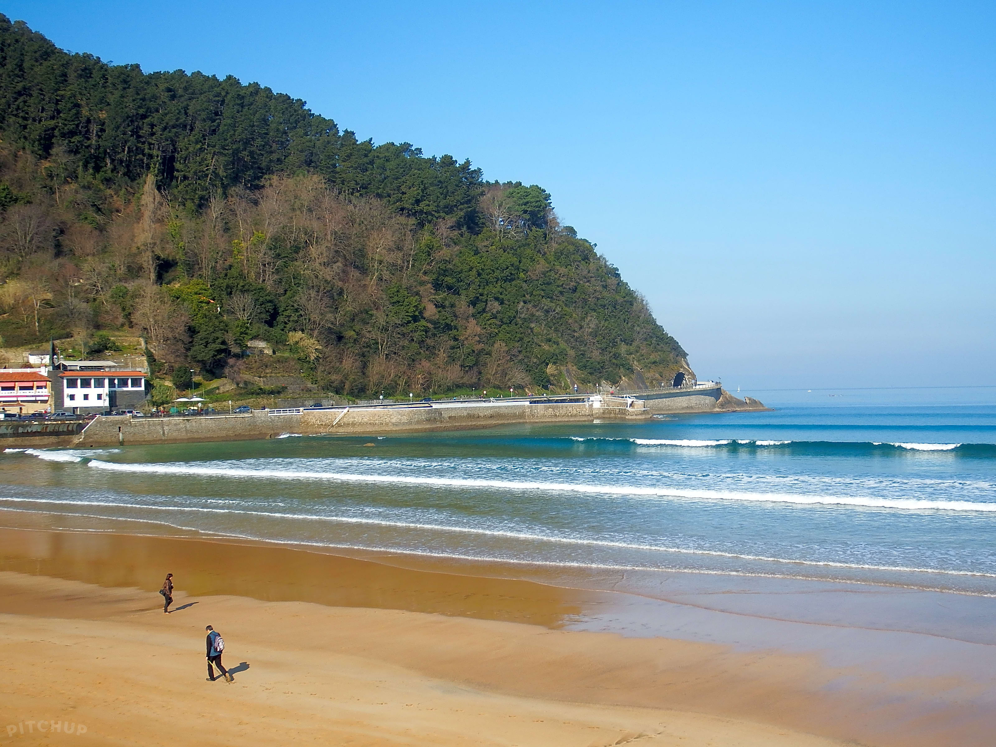 Zarautz Surf Camp, Zarautz Pitchup®