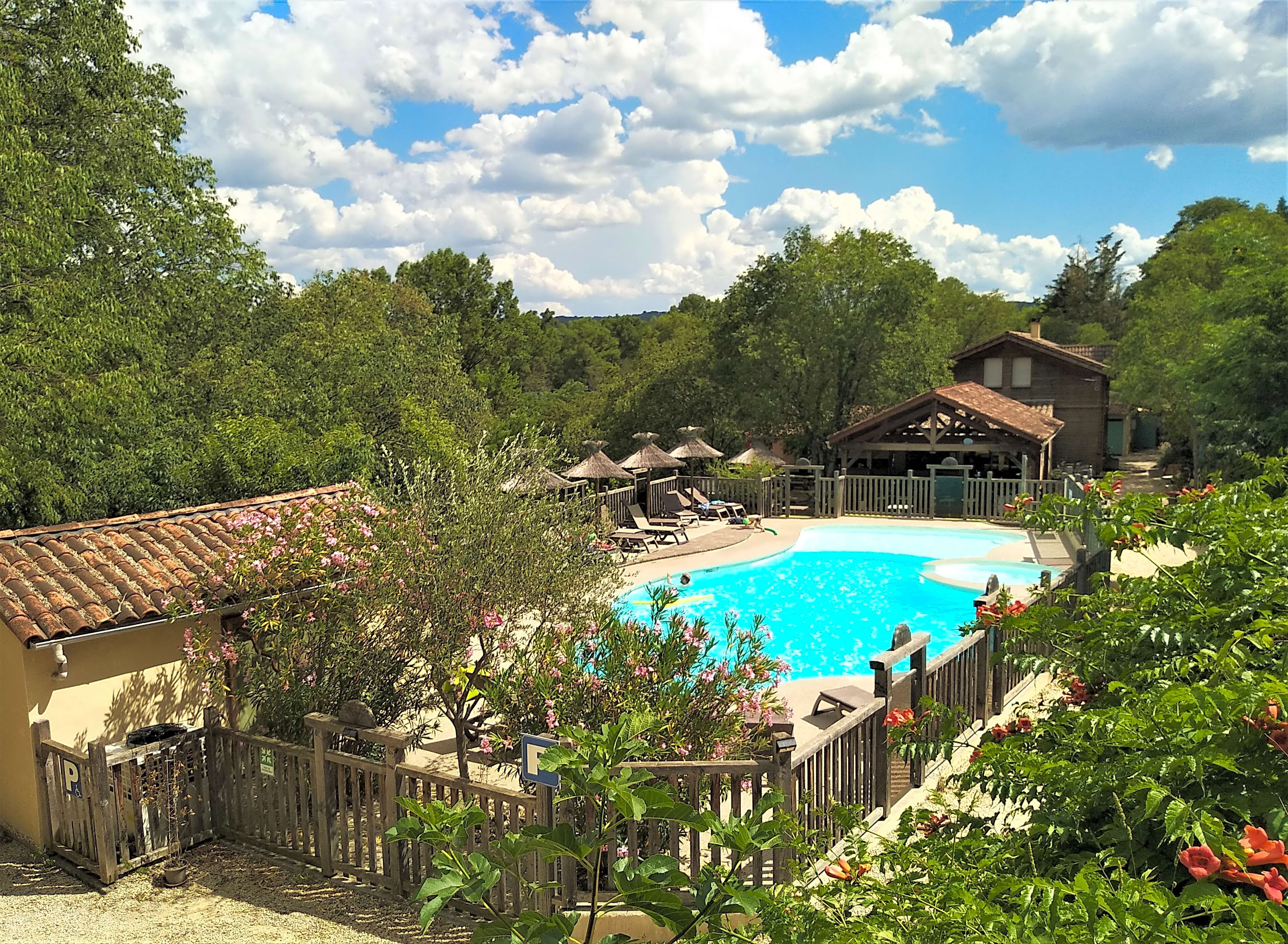 Camping des chenes les vans clearance