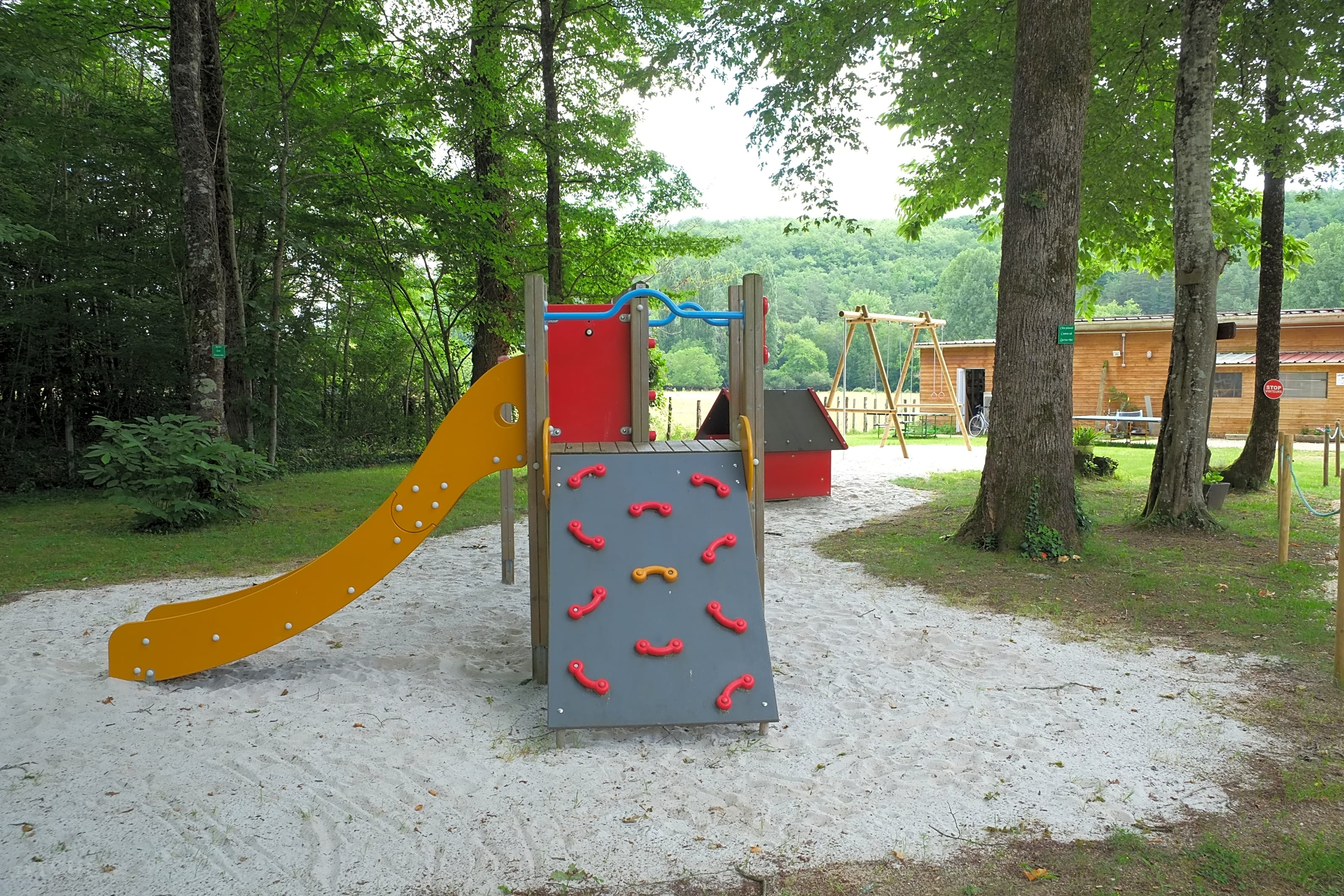 Camping Kayak Rivière Piscine Dordogne Camping Le Bois Du Coderc Camping Le Bois du CodercAntonne-et-Trigonant, Dordogne - Pitchup®