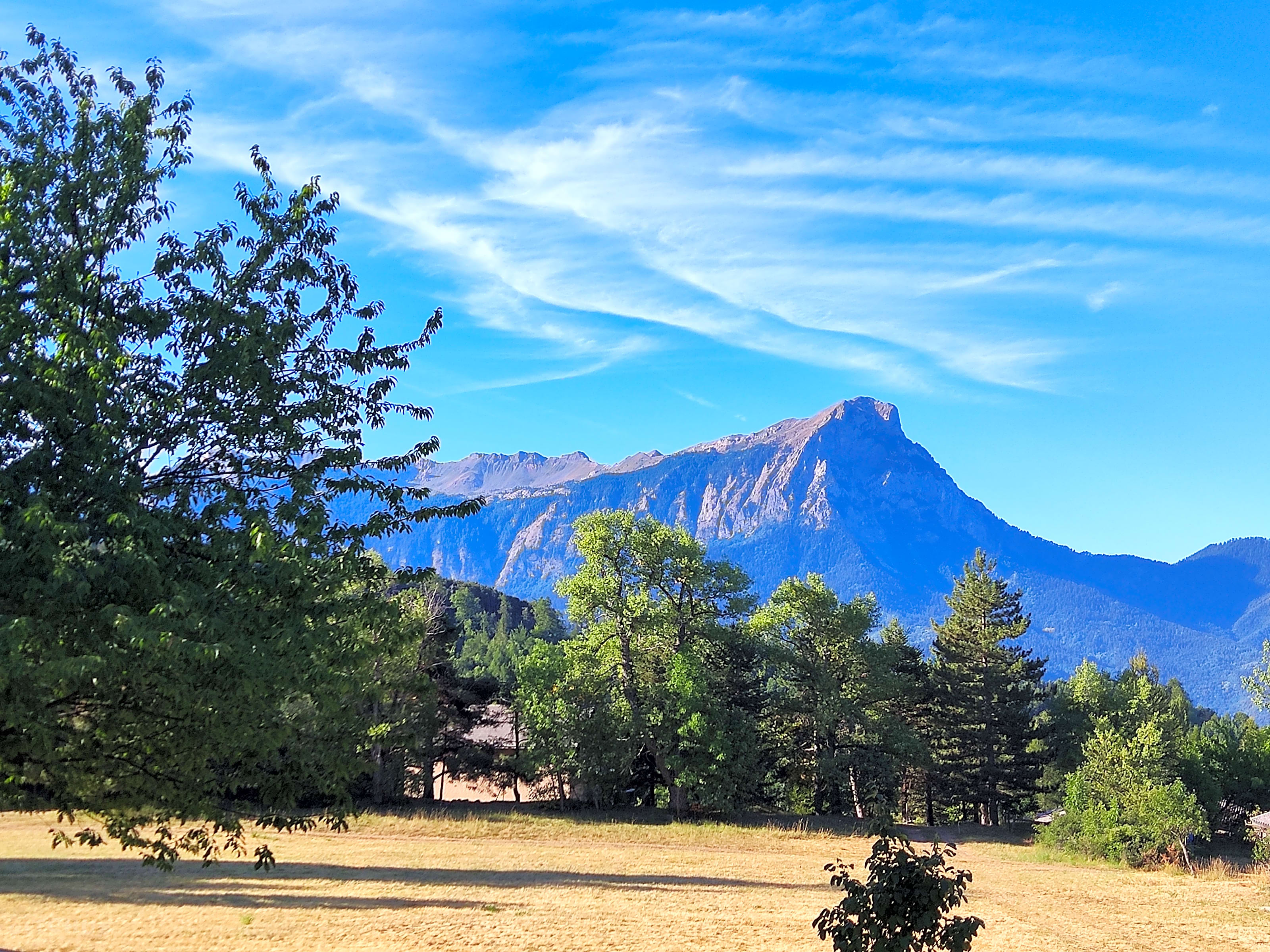 Pas de Côté, PuySaintEusèbe, HautesAlpes geüpdatete prijzen 2025