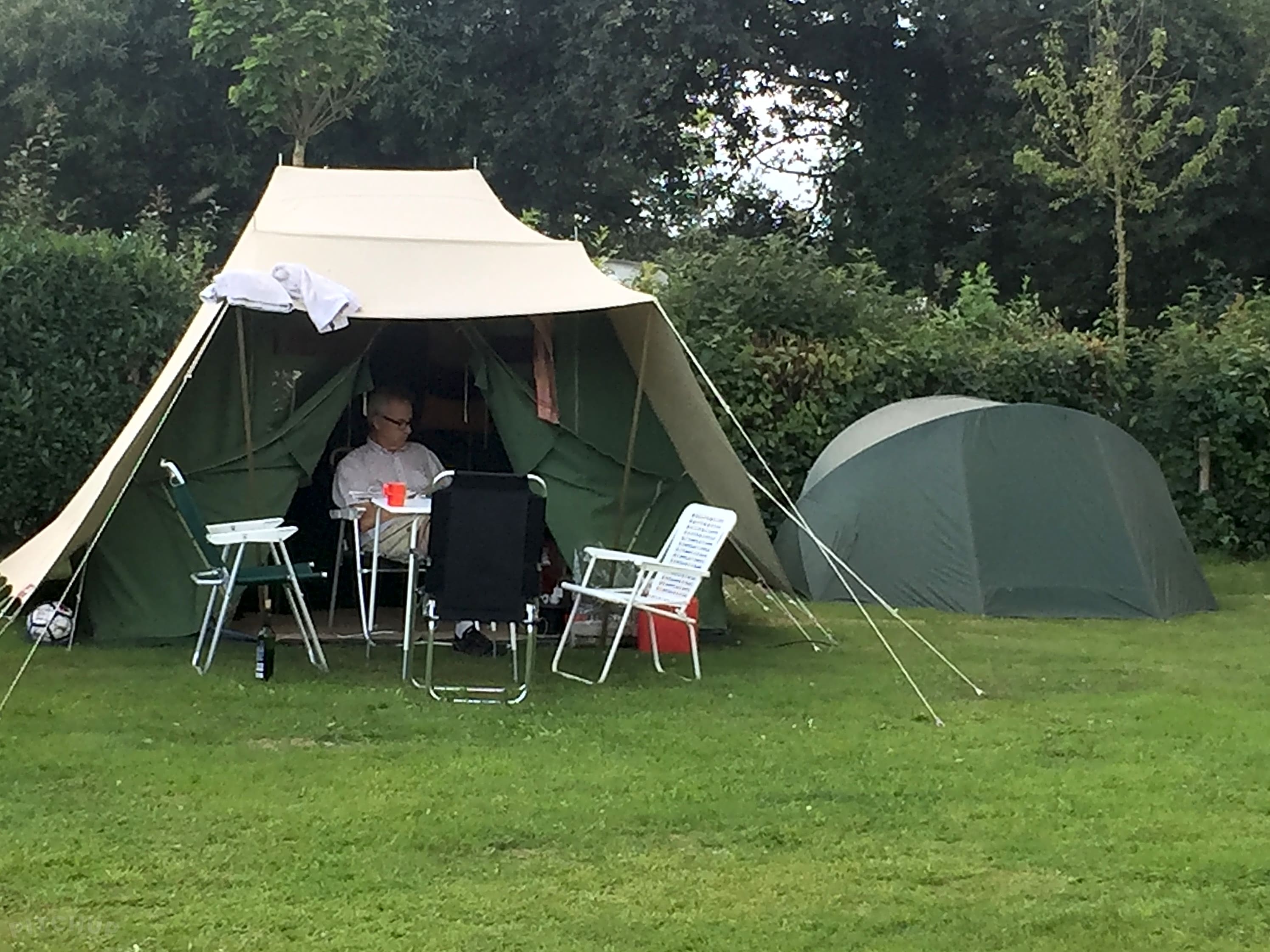 Dutch deals pyramid tent