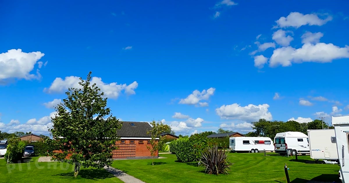 Royal Vale Caravan Park, Knutsford - Pitchup®