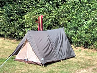 Parcel·la de gespa sense electricitat per a tenda de campanya (2 places)