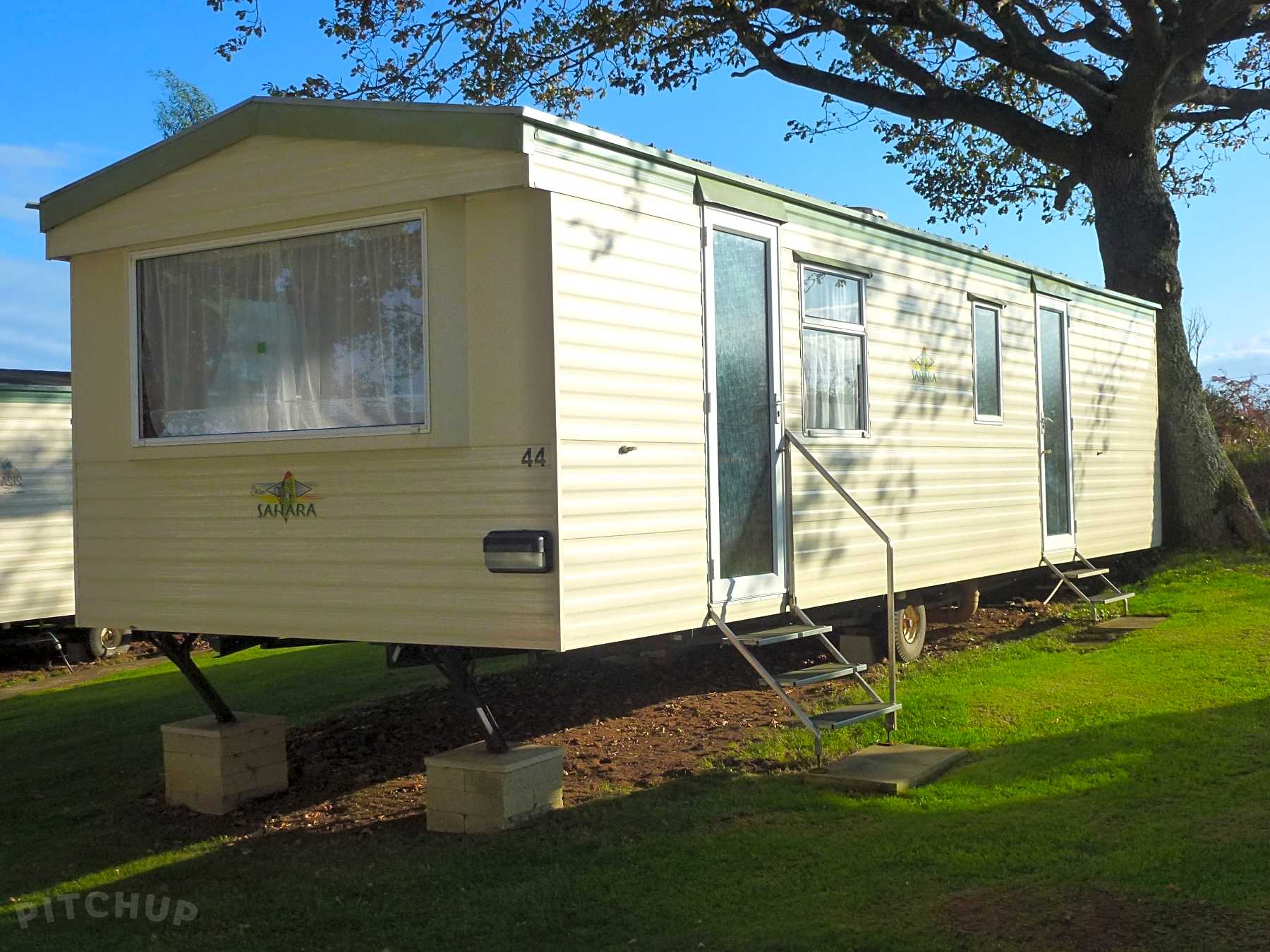 Caravan Holiday Parks in Ventnor, Isle Of Wight 2023 from £66/nt - Pitchup
