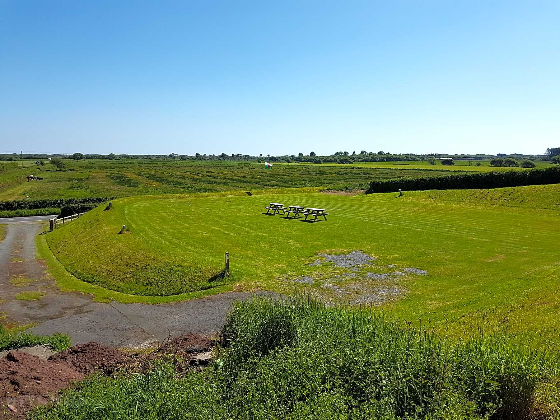 Best Campsites in Pendine, Carmarthenshire 2019 Book 159 Campsites on