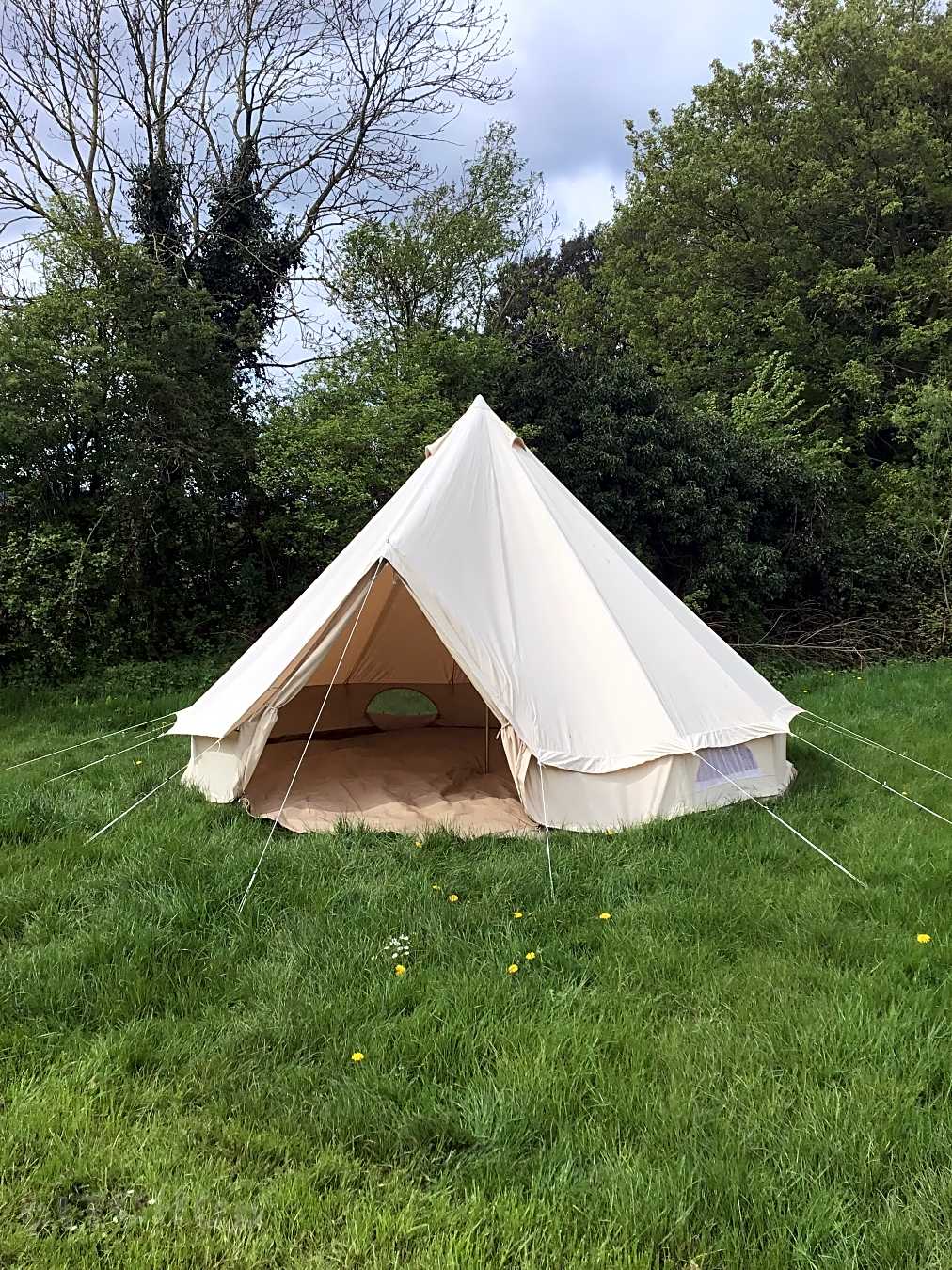 Book yurt, tipi, bell tent and dome sites in Gloucester